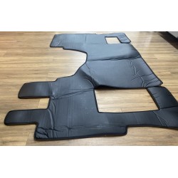 DÉPOT VENTE - Tapis capot moteur Mercedes MP4 passager non pneumatique - noir lisse