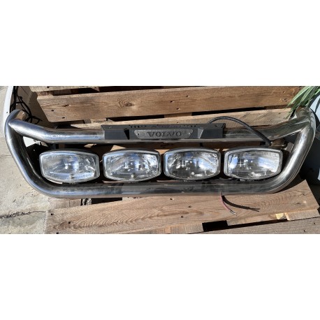 DÉPOT VENTE - Rampe de calandre Volvo FH4/5 + 4 longues-portées DÉPOT VENTE - Rampe de calandre Volvo FH4/5 + 4 longues-portées