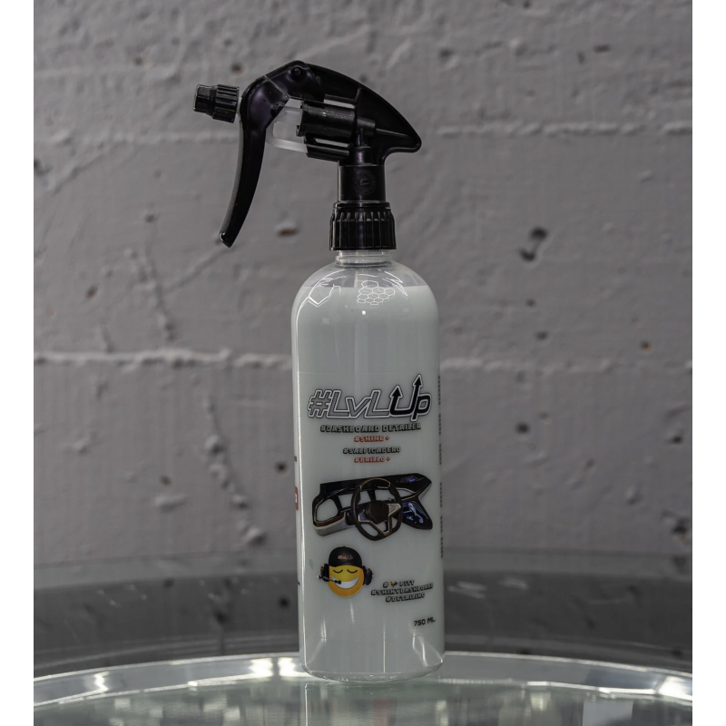 Nettoyant Tableau de Bord LVLUp - effet brillant - 750ML - DASHBOARD DETAILER SHINE+ Nettoyant Tableau de Bord LVLUp - effet brillant - 750ML - DASHBOARD DETAILER SHINE+