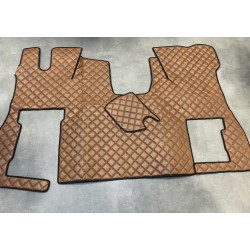 Tapis et Couvre Moteur Gaufré Marron pour NG S passager non pneumatique