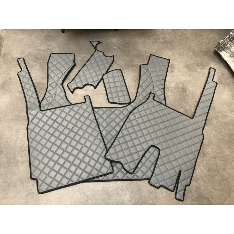 Tapis et Couvre Moteur Gaufré Gris pour Iveco S-way après 2021 Tapis et Couvre Moteur Gaufré Gris pour Iveco S-way après 2021