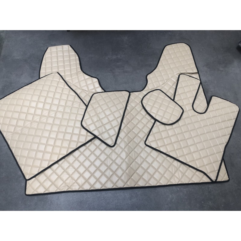 Tapis et Couvre Moteur Gaufré Beige pour DAF 106 après 2017 Tapis et Couvre Moteur Gaufré Beige pour DAF 106 après 2017