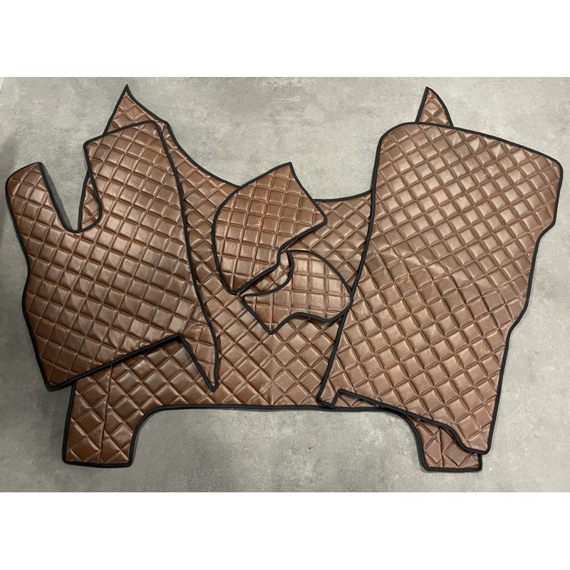 Tapis et Couvre Moteur DAF XF 2022 Gaufré Marron Contours Noirs Tapis et Couvre Moteur DAF XF 2022 Gaufré Marron Contours Noirs