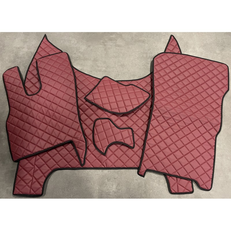 Tapis et Couvre Moteur DAF XF 2022 Gaufré Bordeaux Contours Noirs Tapis et Couvre Moteur DAF XF 2022 Gaufré Bordeaux Contours Noirs