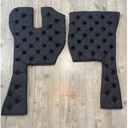 TAPIS CAPITONNÉS VOLVO FH4/5 - NOIRS BOUTONS DANOIS ROUGE