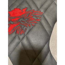 Panneaux de portes Scania NG R & S - deluxe gaufré noir - broderie swempa rouge