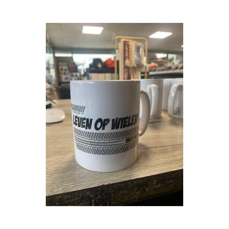 TASSE LEVEN OP WIELEN