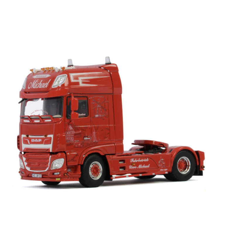MICHAEL FUHRBETRIEB DAF XF SUPER SPACE CAB MY2017 4X2 - 01-3022