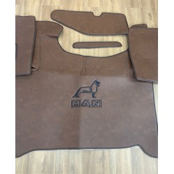 TAPIS MAN 2022 DELUXE MARRON LISSE