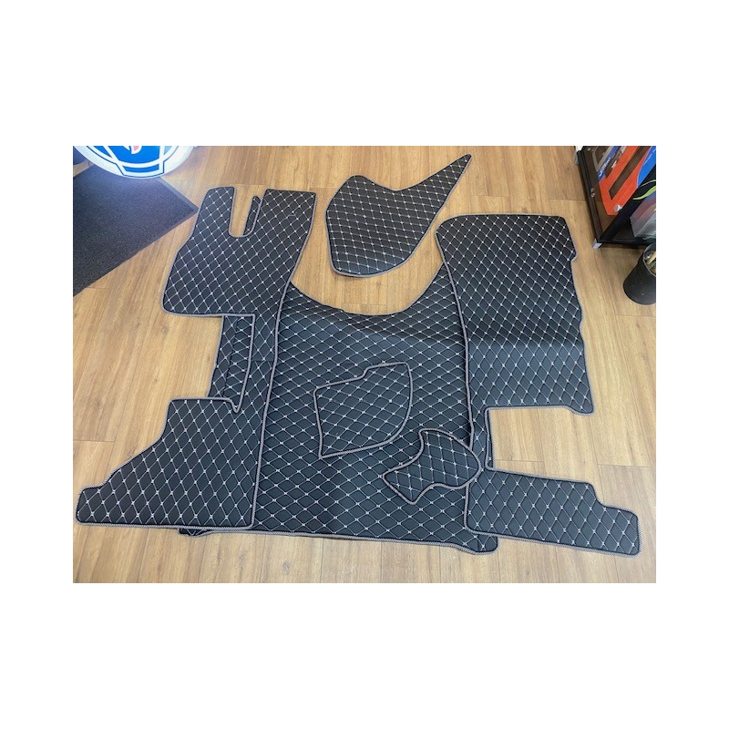 TAPIS NEW DAF XG/XG+ NON PNEUMATIQUE NOIR GAUFRÉ SURPIQURE GRIS