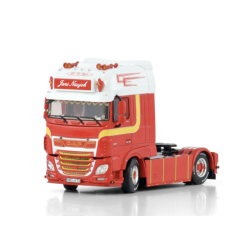MICHAEL / NAUJOK DAF XF SUPER SPACE CAB MY2017