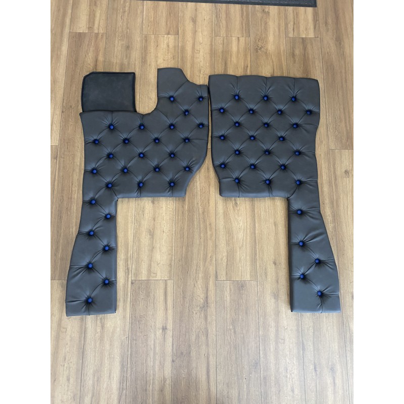 TAPIS CAPITONNÉS VOLVO FH4/5 - NOIR BOUTONS BLEU TAPIS CAPITONNÉS VOLVO FH4/5 - NOIR BOUTONS BLEU