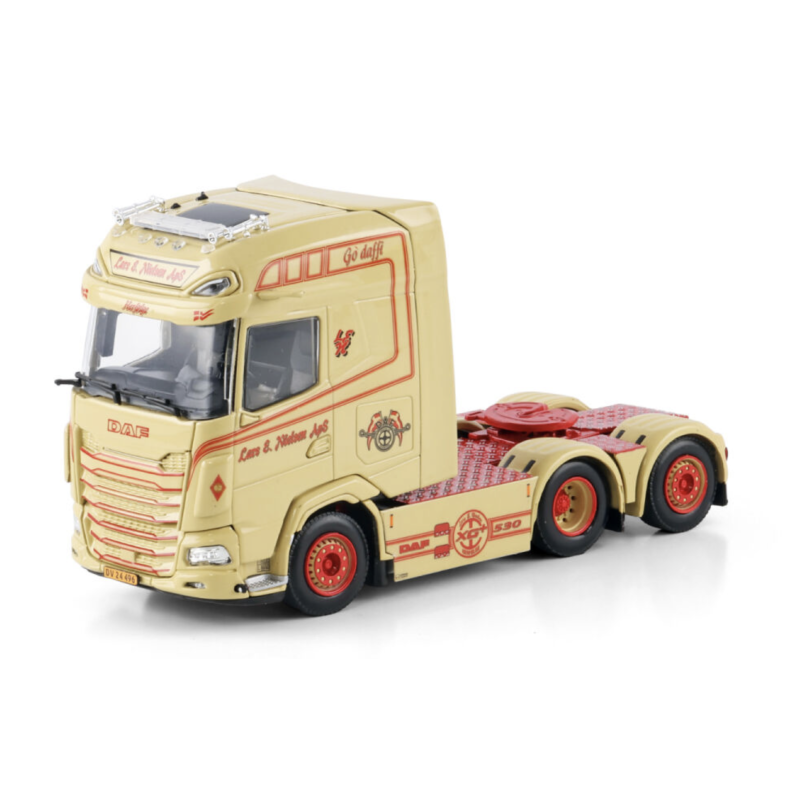 LARS E. NIELSEN DAF XG+ 6X2 TAG AXLE - 01-4633