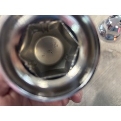 DÉPÔT VENTE - CACHE ÉCROU 32 CHROME COURT NEUF