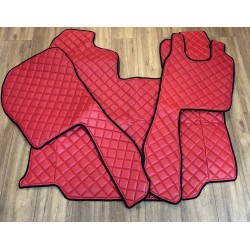 DÉPÔT VENTE - TAPIS CAPOT MOTEUR SCANIA R2 BOITE AUTOMATIQUE GAUFRÉ SIMILI ROUGE. STRAPONTIN