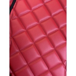 DÉPÔT VENTE - TAPIS CAPOT MOTEUR SCANIA R2 BOITE AUTOMATIQUE GAUFRÉ SIMILI ROUGE. STRAPONTIN