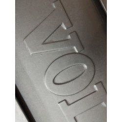 FOND DE CABINE SIMILI CUIR NOIR ÉCLAIRAGE ROUGE VOLVO