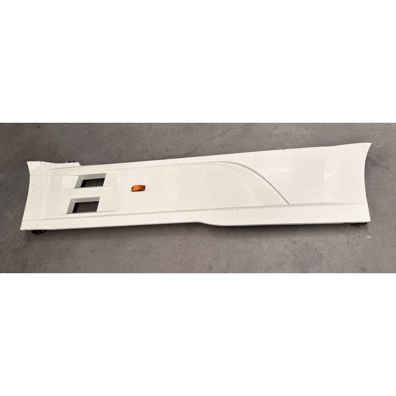 DÉPOT VENTE - CARÉNAGE CONDUCTEUR DAF 106