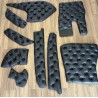 DÉPÔT VENTE - LOT TAPIS CAPITONÉ + PANNEAUX DE PORTES + BAIE DE PARE-BRISE + TAPIS DE TABLETTE FULL NOIR DAF XG PNEUMATIQUE