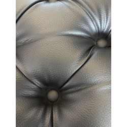 DÉPÔT VENTE - LOT TAPIS CAPITONÉ + PANNEAUX DE PORTES + BAIE DE PARE-BRISE + TAPIS DE TABLETTE FULL NOIR DAF XG PNEUMATIQUE