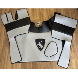 TAPIS CAPOT MOTEUR VOLVO FH4/5 AÉRO PNEUMATIQUE LISSE PREMIUM GRIS/NOIR LISSE   LOGO ÉLAN NOIR/GRIS