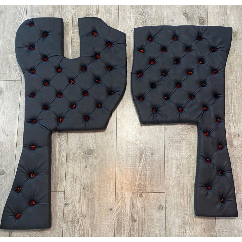 TAPIS CAPITONNÉS VOLVO FH4/5 - NOIRS BOUTONS DANOIS ROUGE