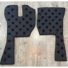 TAPIS CAPITONNÉS VOLVO FH4/5 - NOIRS BOUTONS DANOIS ROUGE