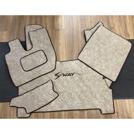 Tapis Capot Moteur Iveco S-Way gamme Deluxe sabbia gaufré broderie marron Tapis Capot Moteur Iveco S-Way gamme Deluxe sabbia gaufré broderie marron
