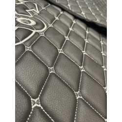 Tapis et Couvre Moteur Volvo Fh4 Gamme Deluxe Noir Cube Argent