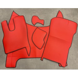 Tapis et Couvre Moteur DAF XF 2022 Lisse Rouge Contours Noirs