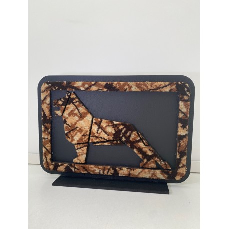 LOGO MAN SUR SOCLE - 25x17cm - noir/danois marron