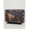 LOGO MAN SUR SOCLE - 25x17cm - noir/danois marron